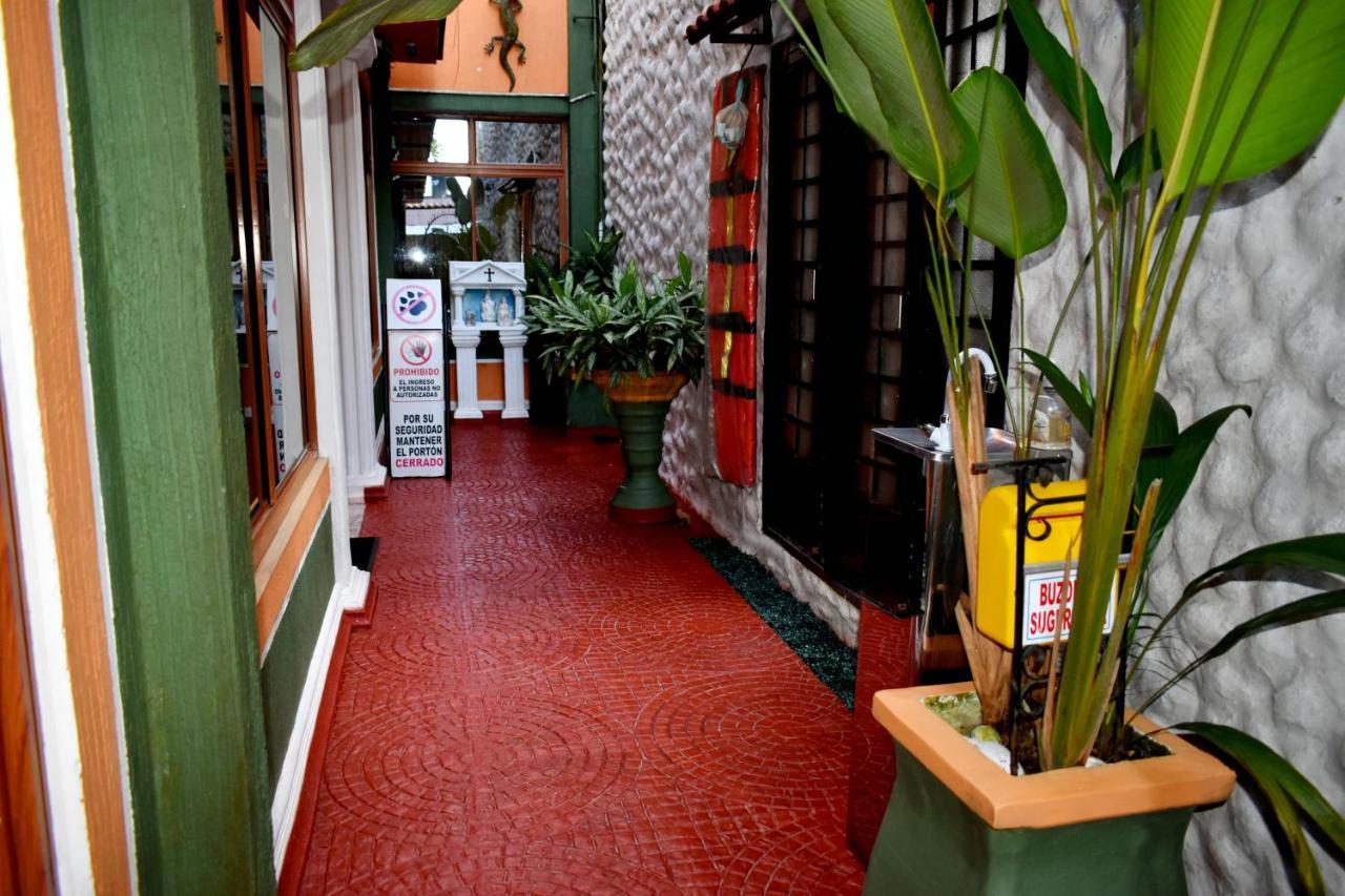 Apartahotel Tierras Amazonicas Leticia Exteriör bild