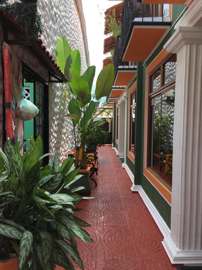 Apartahotel Tierras Amazonicas Leticia Exteriör bild